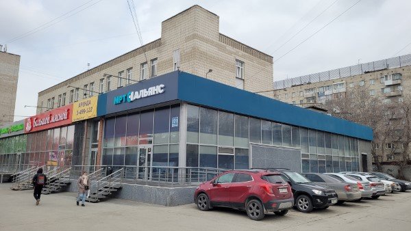 Самоклеящаяся пленка: Как один материал изменил мир рекламы и декора